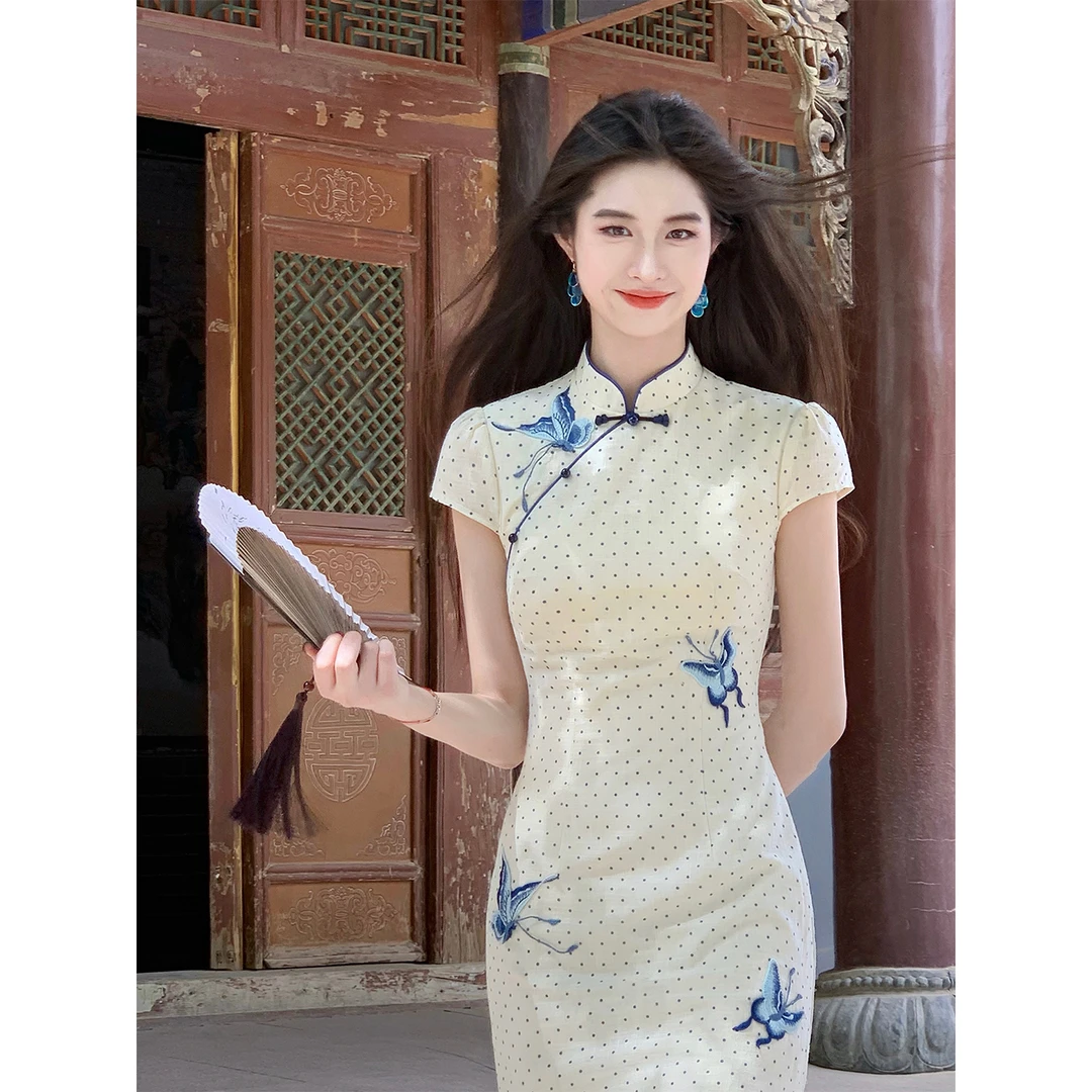 凌茜恣禾【蜿蜒】国风新中式浅黄蝴蝶波点旗袍温婉优雅收腰显瘦旗袍