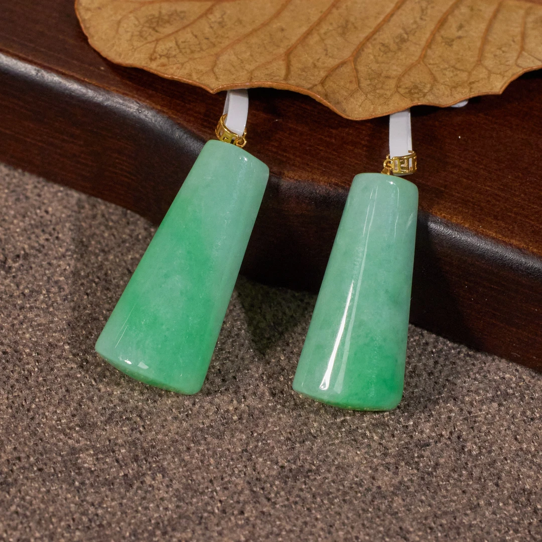 【九华山】*翡翠吊坠*18K镶嵌（多样性发其一）W8745