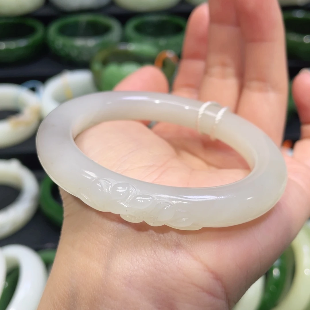 未镶嵌手镯和田玉54