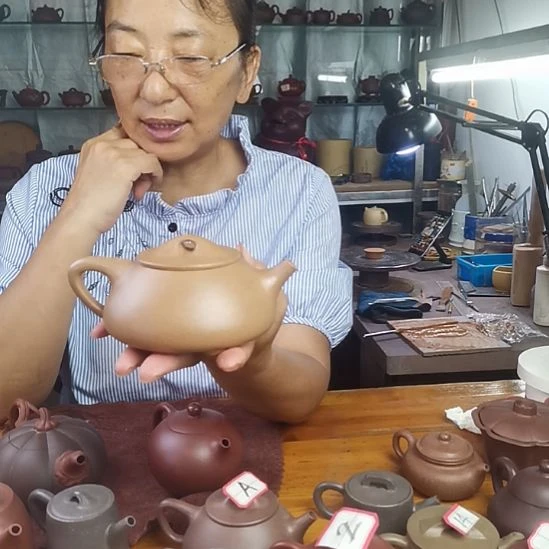 紫砂茶壶宜兴紫砂制作精工