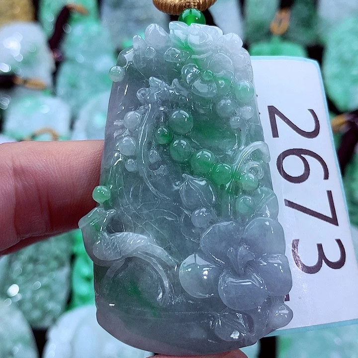 吊坠(不含链)未镶嵌翡翠