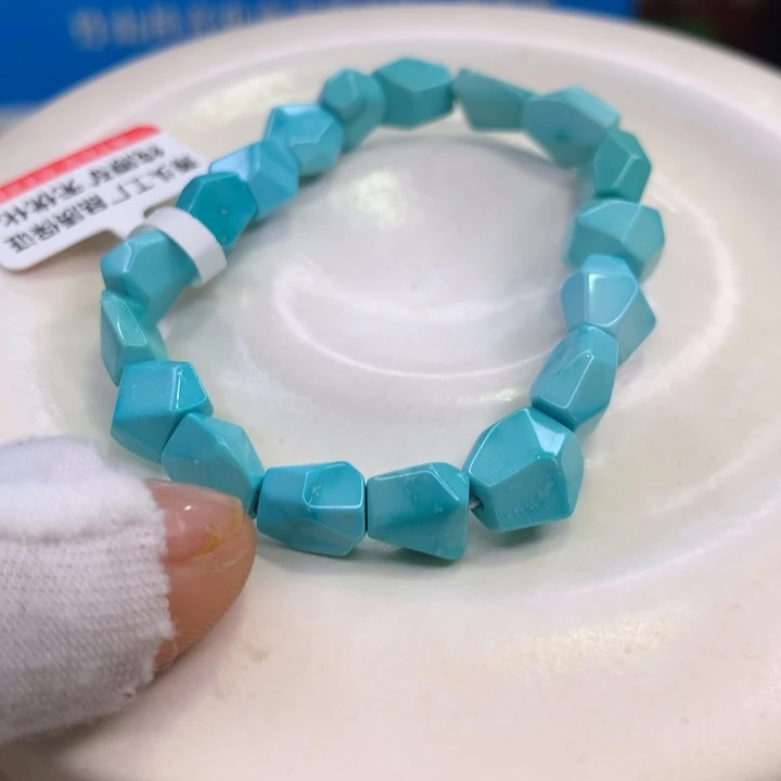 绿松石配饰未镶嵌小**姐