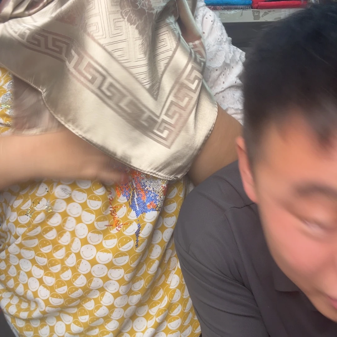 甩甩甩甩甩甩甩甩甩香槟色