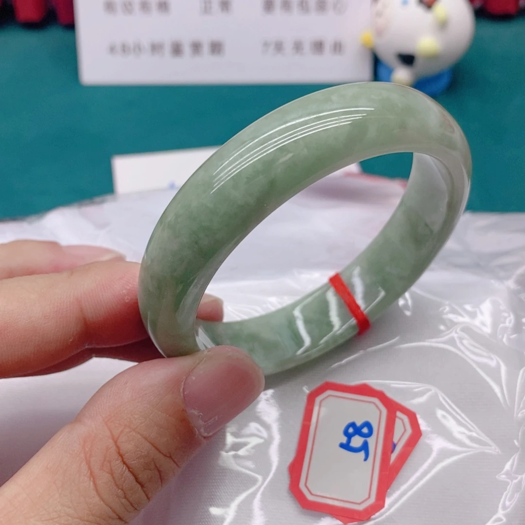 翡翠手镯未镶嵌5888888888