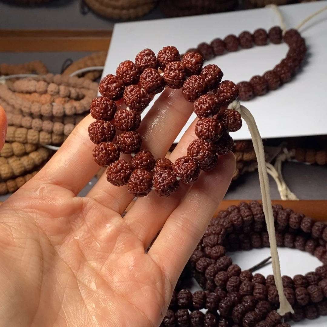 金刚菩提手串11平细手持下水精挑