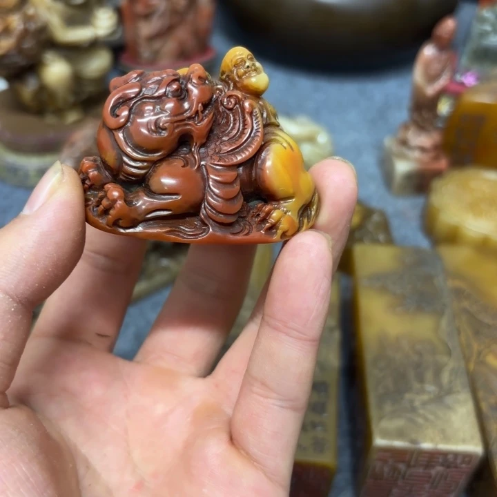 小***奥寿山石印石桌面摆件