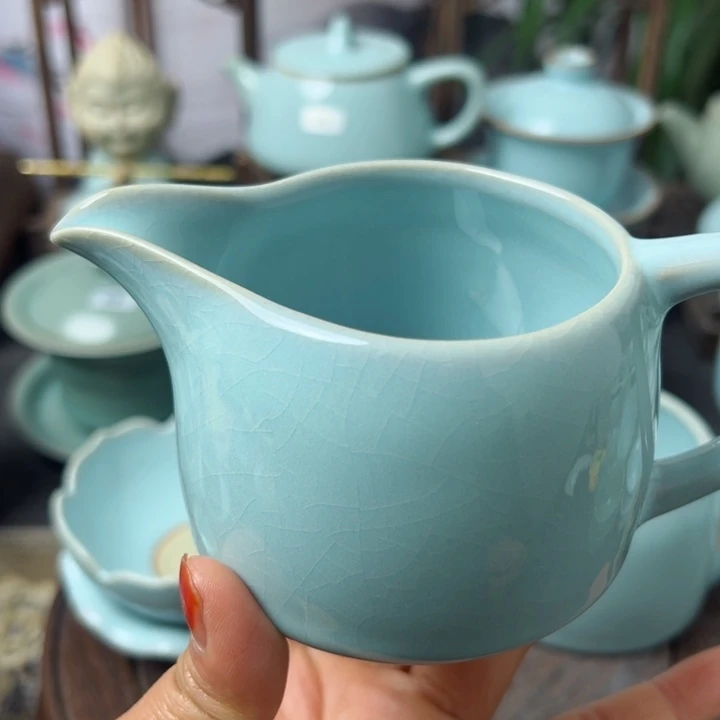 杯T****8天青色公道杯微瑕