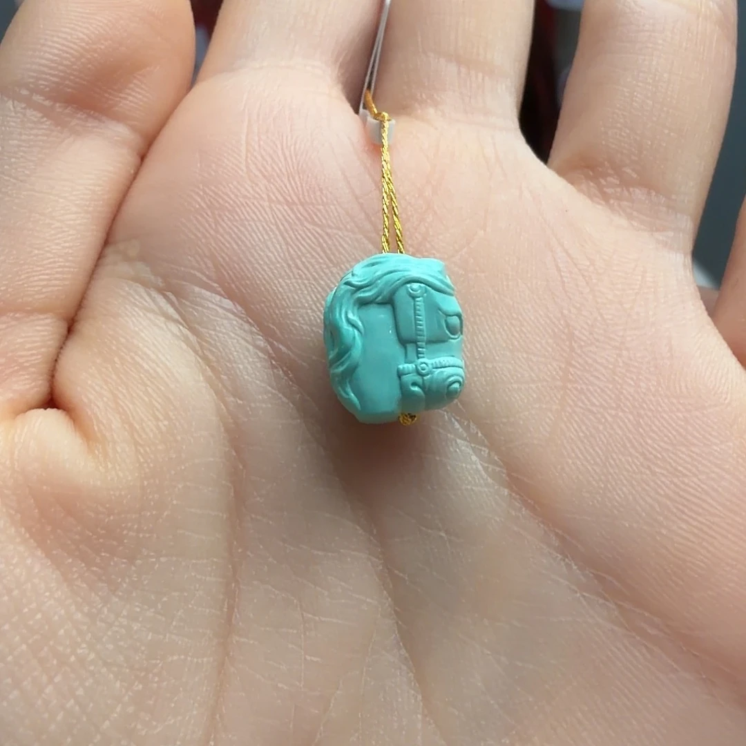 绿松石未镶嵌颈饰