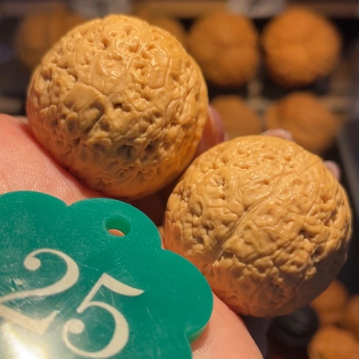凤眼绣球核桃尺寸35