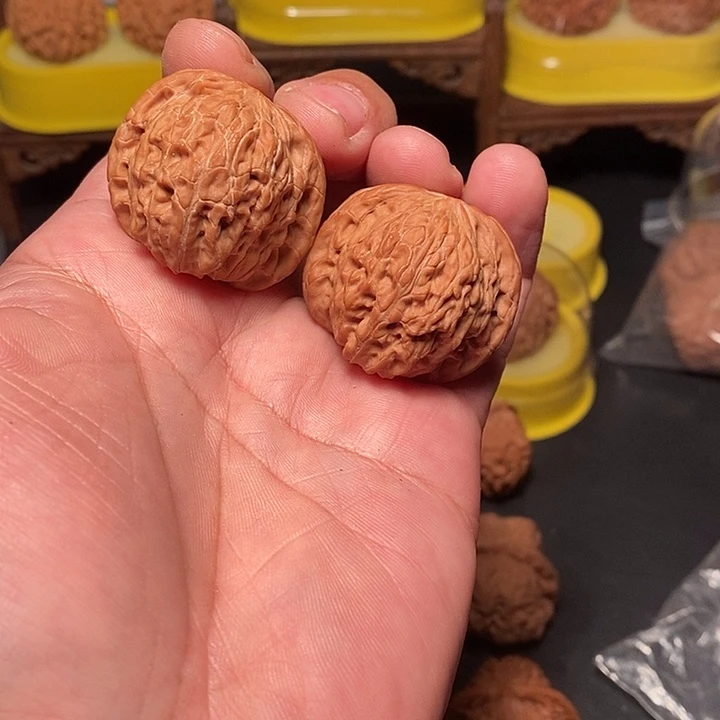 借***月吊坠文玩核桃37尺，磨盘