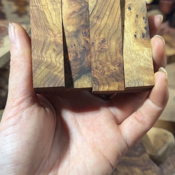 花梨木类舵*刺猬紫檀留疤手把料微瑕