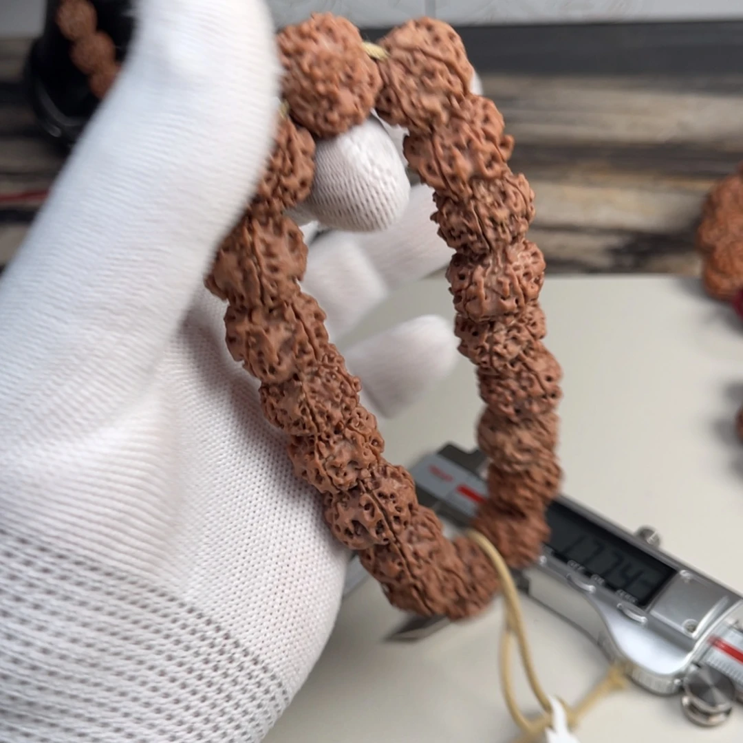 金刚菩提手串637老籽柴纹