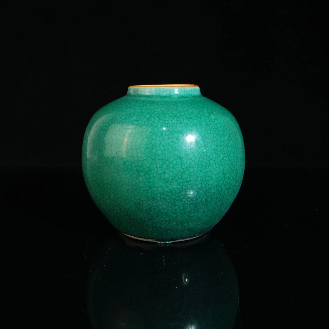 lot14794 4888 清晚期 哥釉鱼子绿圆罐 H:10.5