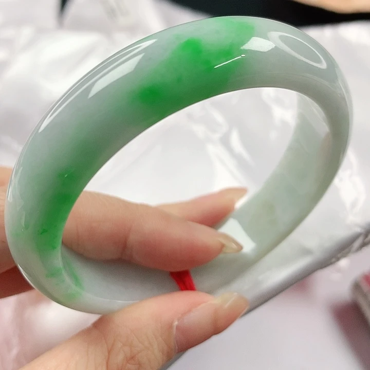 未镶嵌手镯翡翠，699