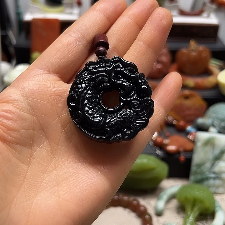 蛇纹石玉未镶嵌吊坠