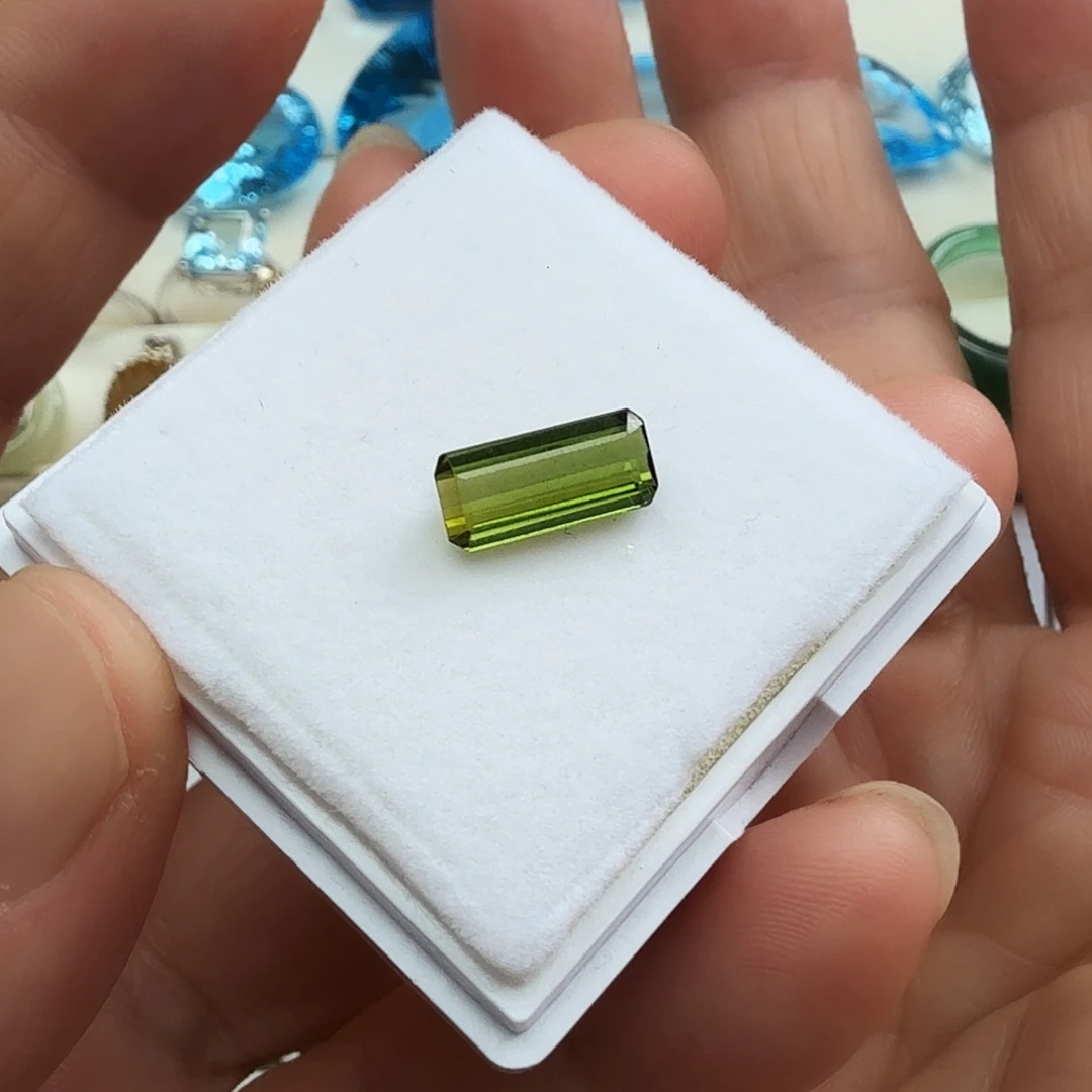 未镶嵌珠宝半成品碧玺抢购福利天然电光绿碧玺全净11.2×5毫米