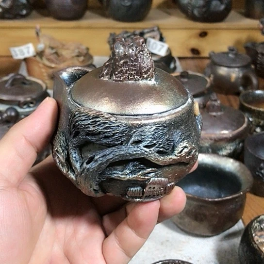 瓷片安*微瑕的宝瓶的