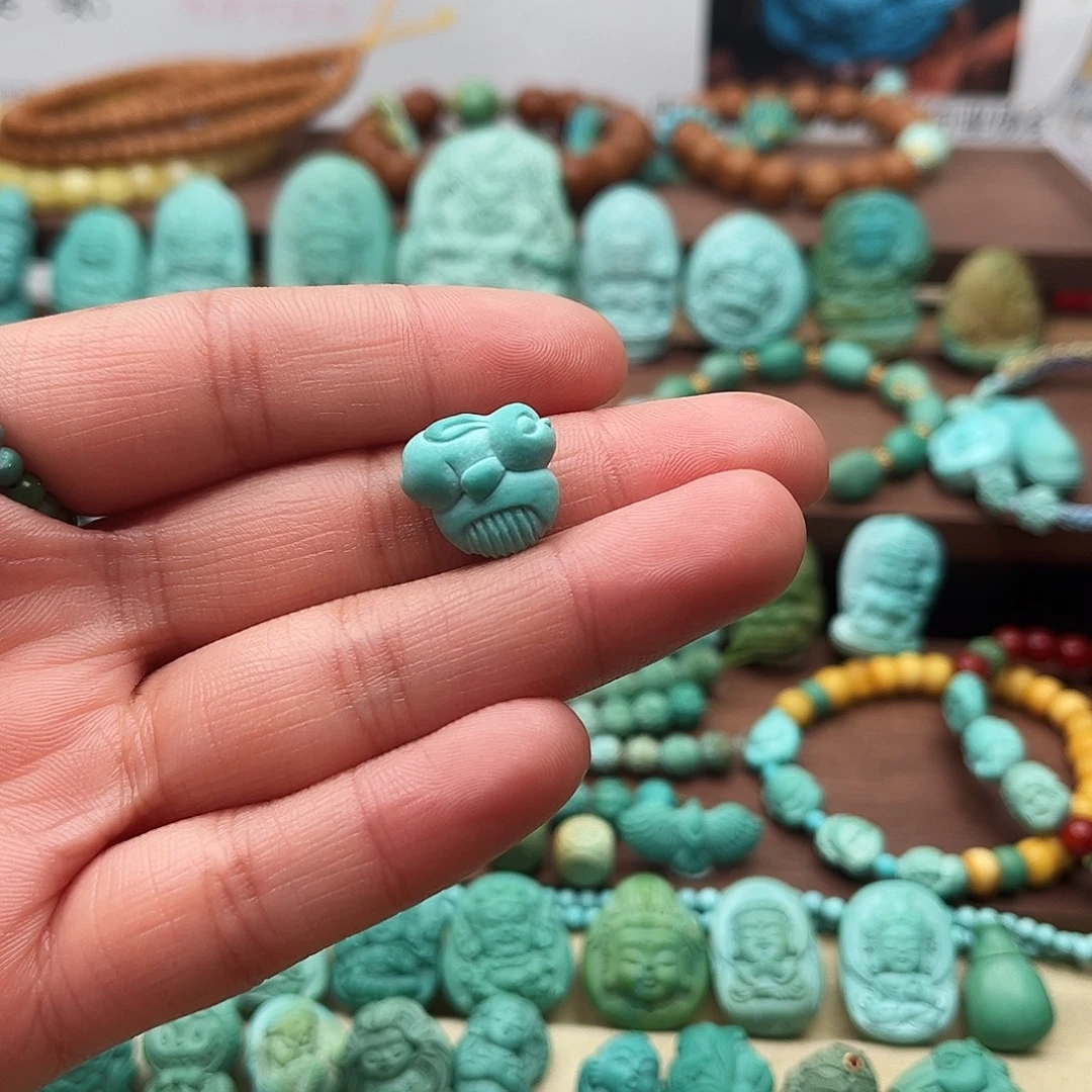 绿松石未镶嵌颈饰