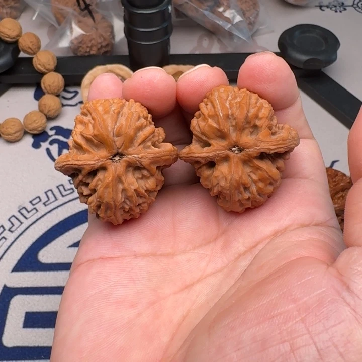 吊坠桃核石头39尺9