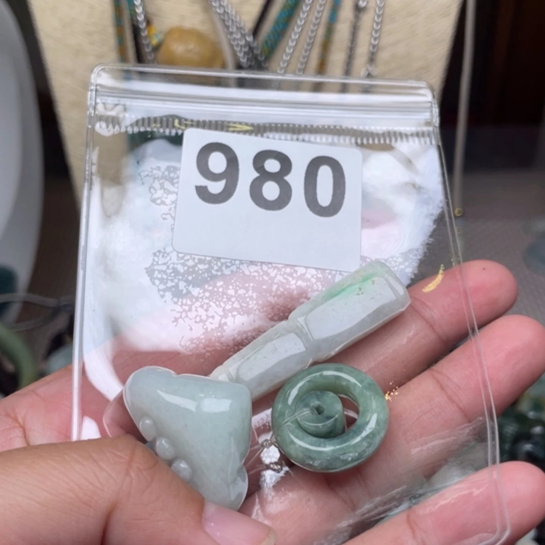 【闪购商品】翡翠颈饰未镶嵌༄****翡翠