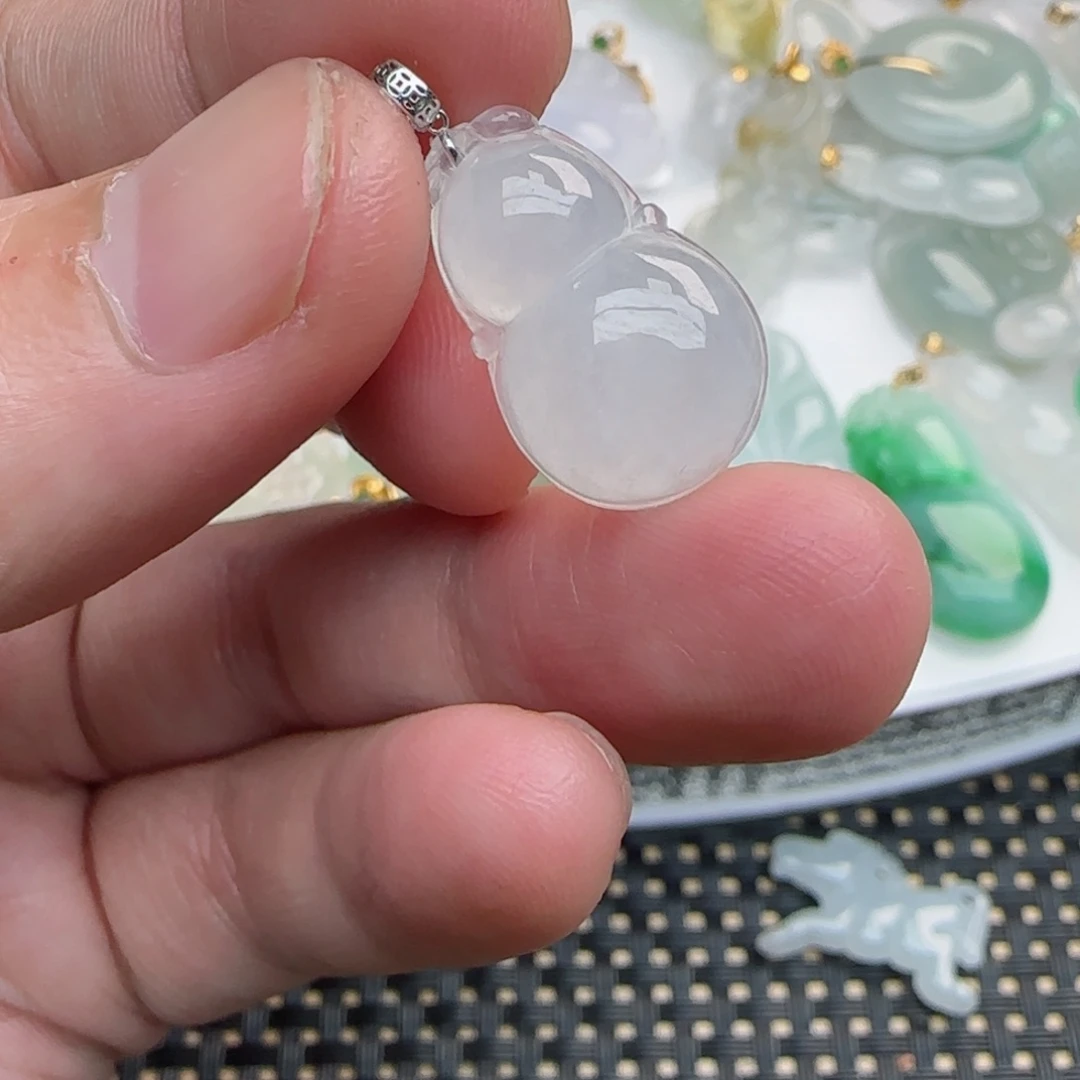 【闪购商品】翡翠颈饰18K金镶嵌葫芦