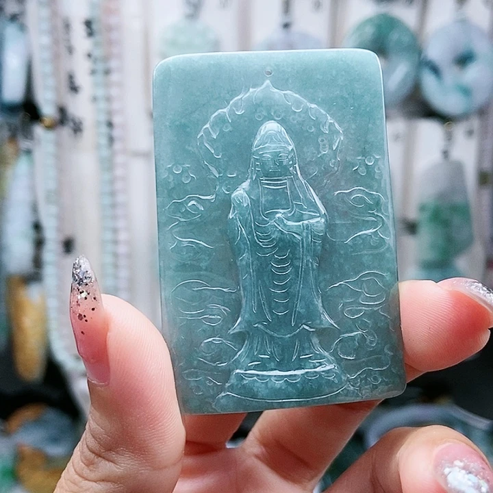 颈饰足铂镶嵌翡翠翡翠