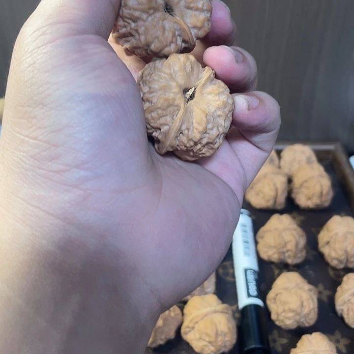 东***文玩核桃文玩核桃