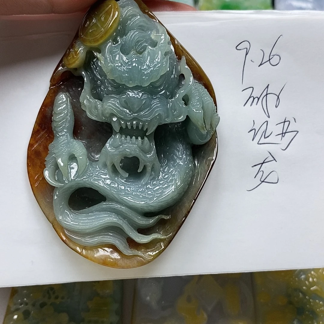 尚***收翡翠未镶嵌颈饰翡翠