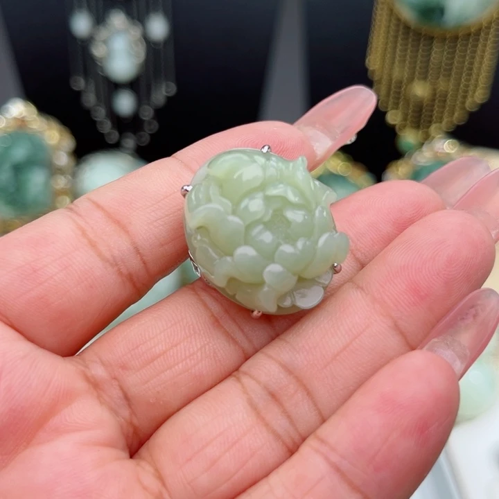 戏***美银S925镶嵌戒指和田玉