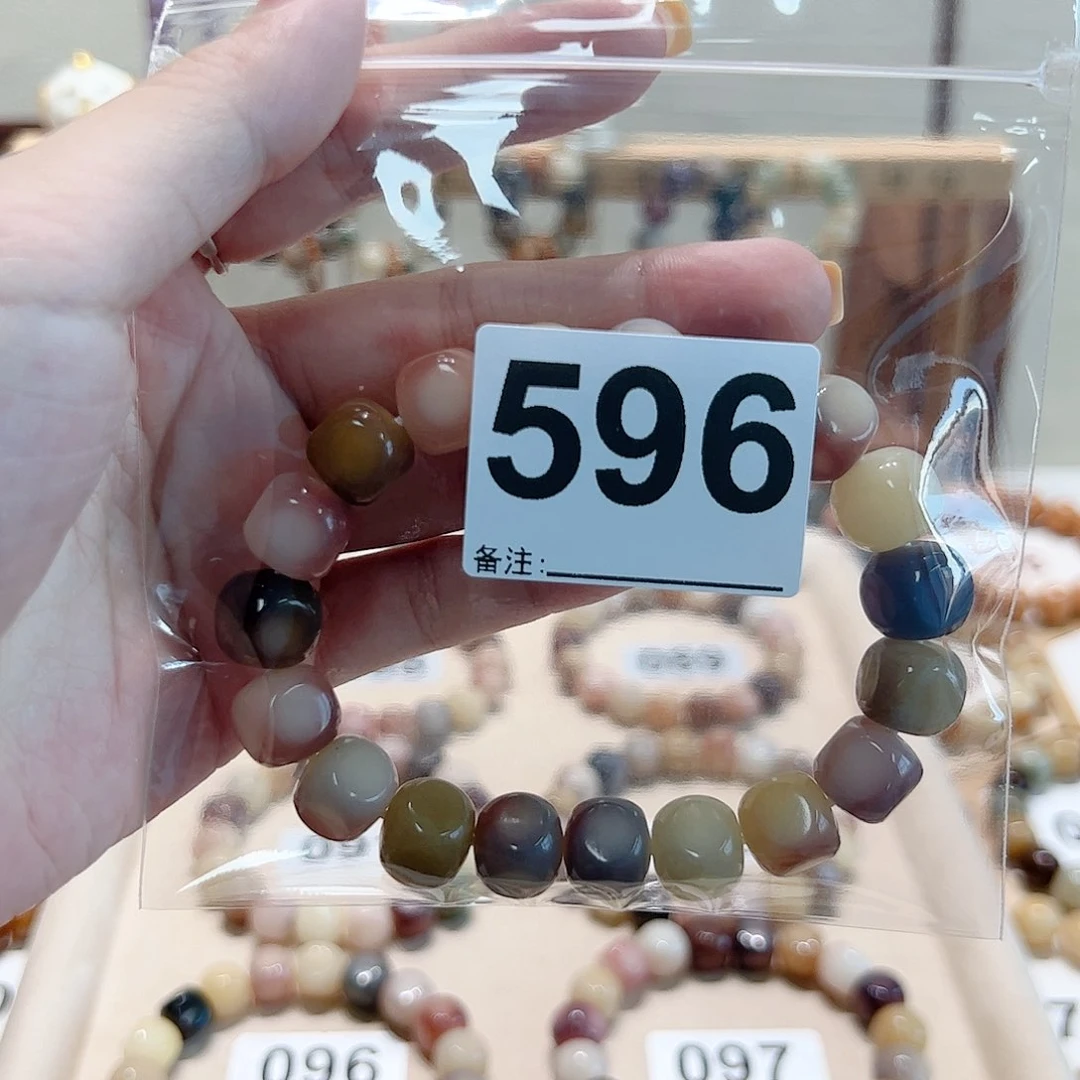 浅***漓白玉菩提吊坠菩提