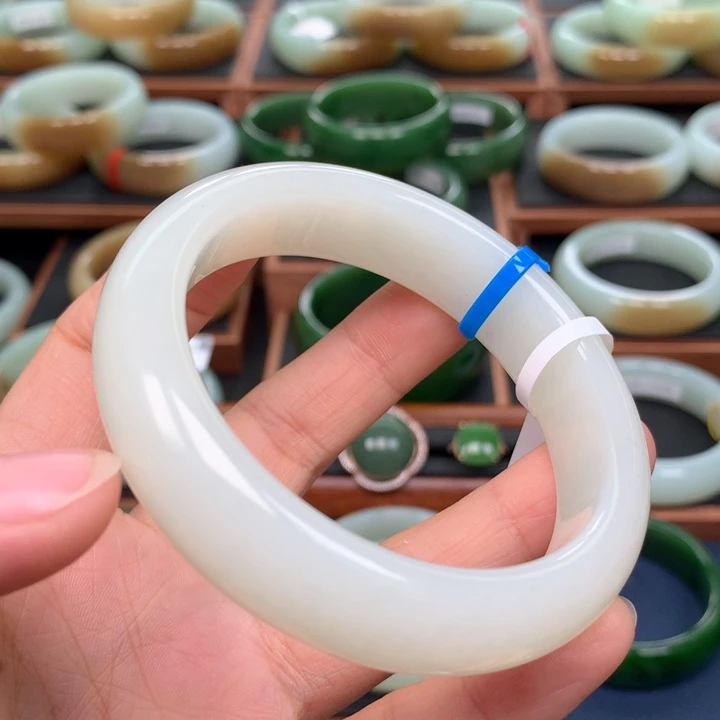 和田玉手镯未镶嵌59