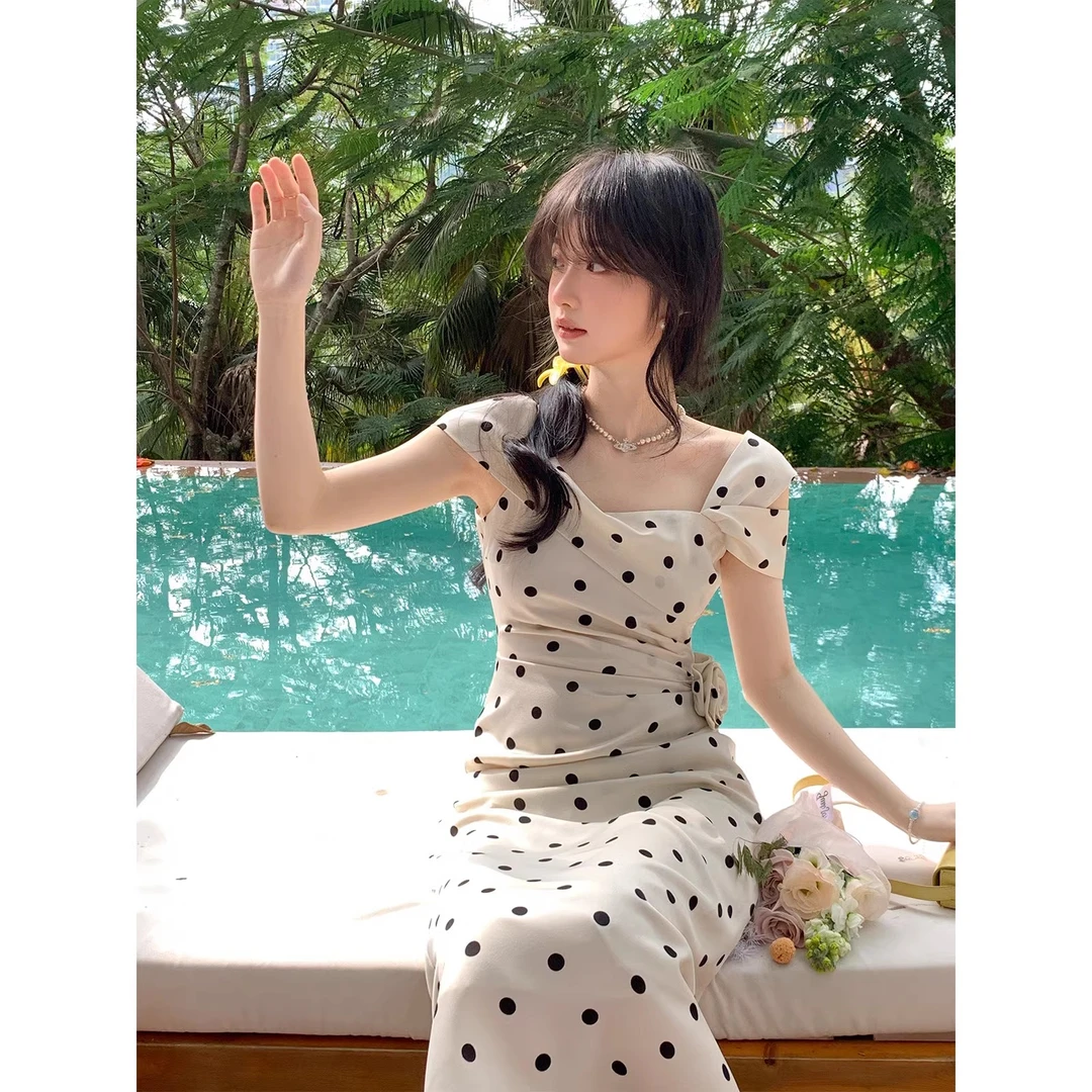 花栗鼠小姐 春野漫 法式髙级感连衣裙 立体花朵收腰