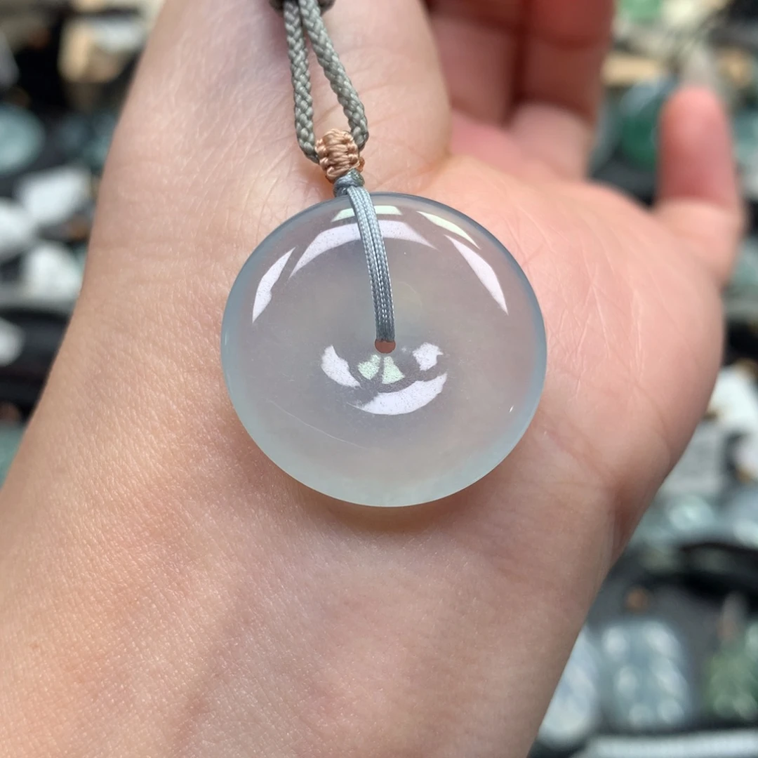 翡翠颈饰未镶嵌扣子