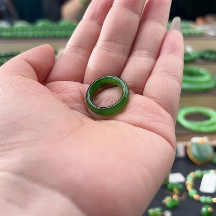 和田玉（碧玉）戒圈未镶嵌红**火