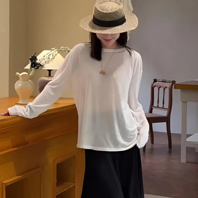 白色圆领冰丝长袖t恤女2025新款夏季宽松设计感休闲防晒罩衫上衣