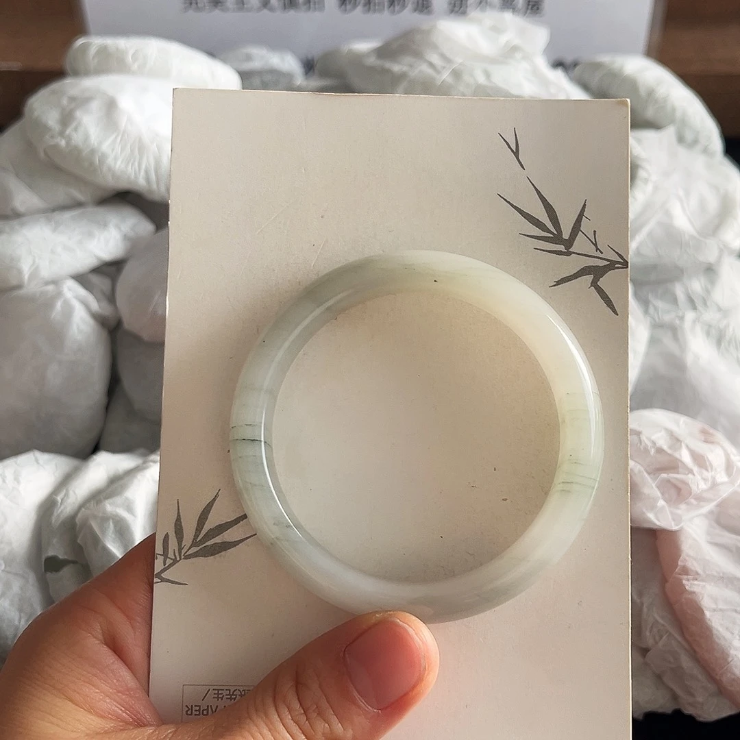未镶嵌手镯石英质玉1