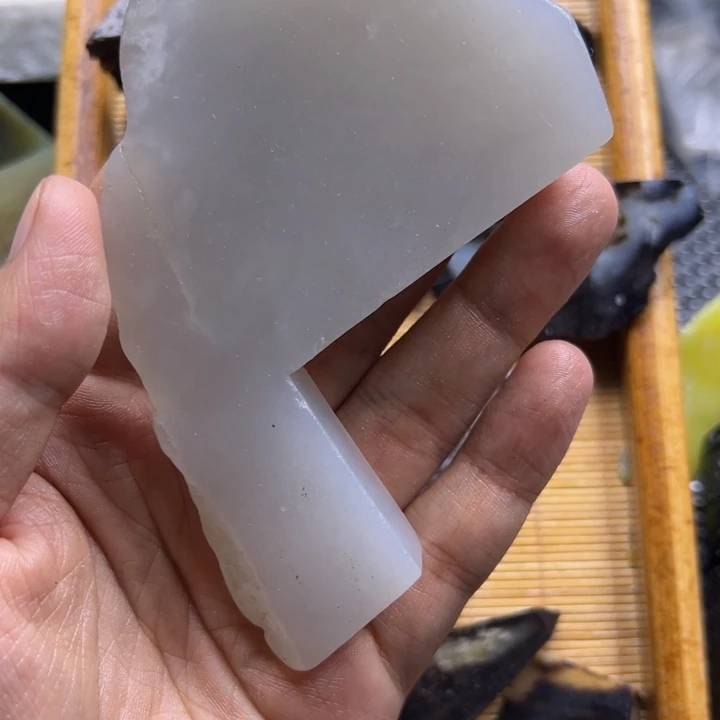 丫***呀和田玉未镶嵌手链