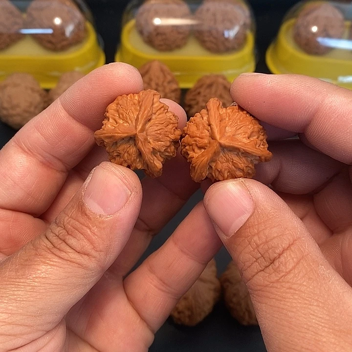 吊坠文玩核桃29.5尺左右，盘山三棱