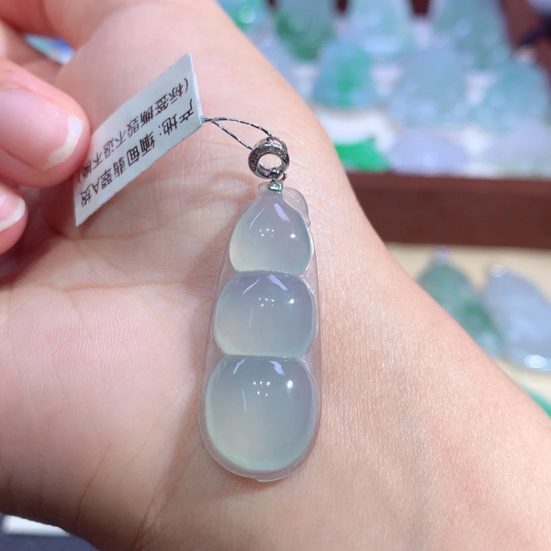 颈饰18K金镶嵌翡翠翡翠