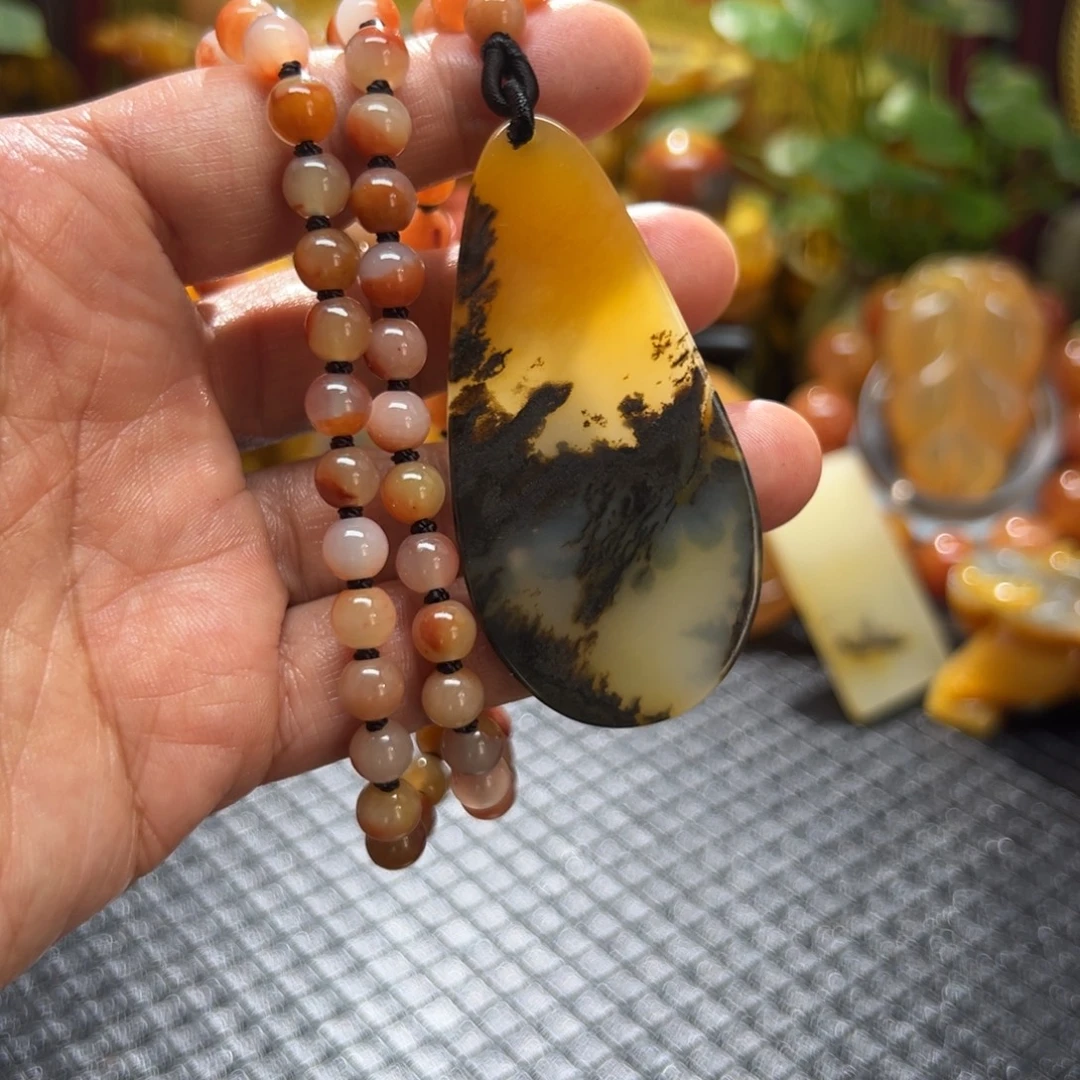 石英质玉未镶嵌颈饰