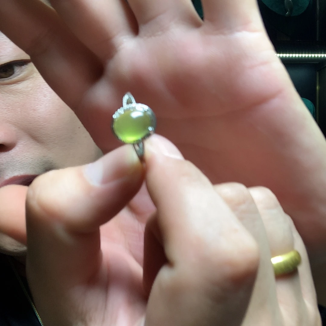 未镶嵌蛇纹石玉戒指
