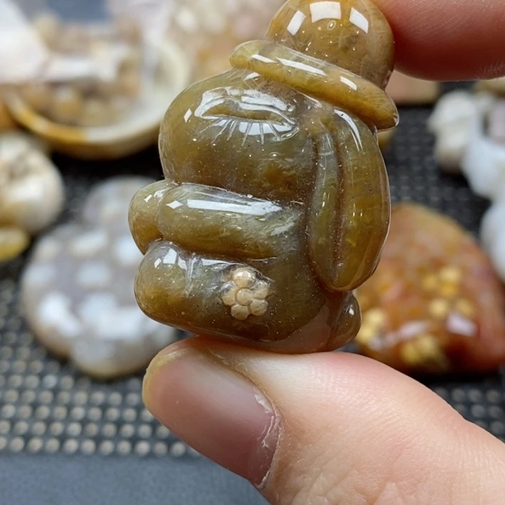 石英质玉颈饰未镶嵌