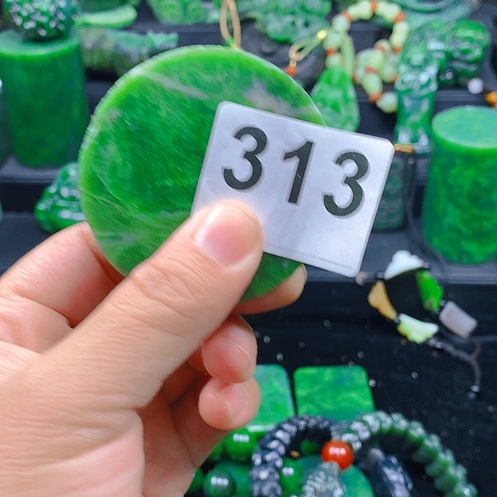 未镶嵌和田玉（碧玉）珠宝奇石