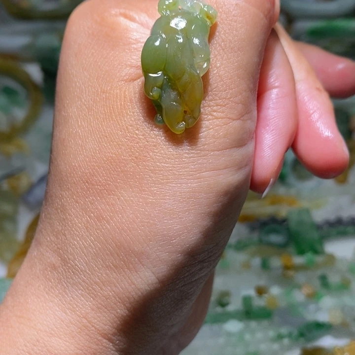 未镶嵌定制翡翠毛货