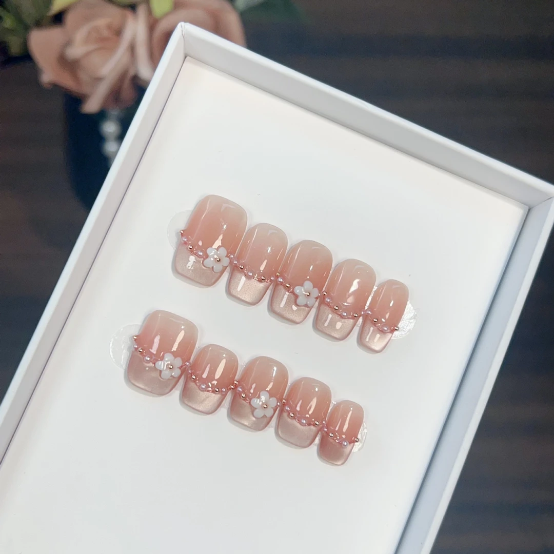 【七里香】法式猫眼拼钻立体小花款百搭温柔手工美甲