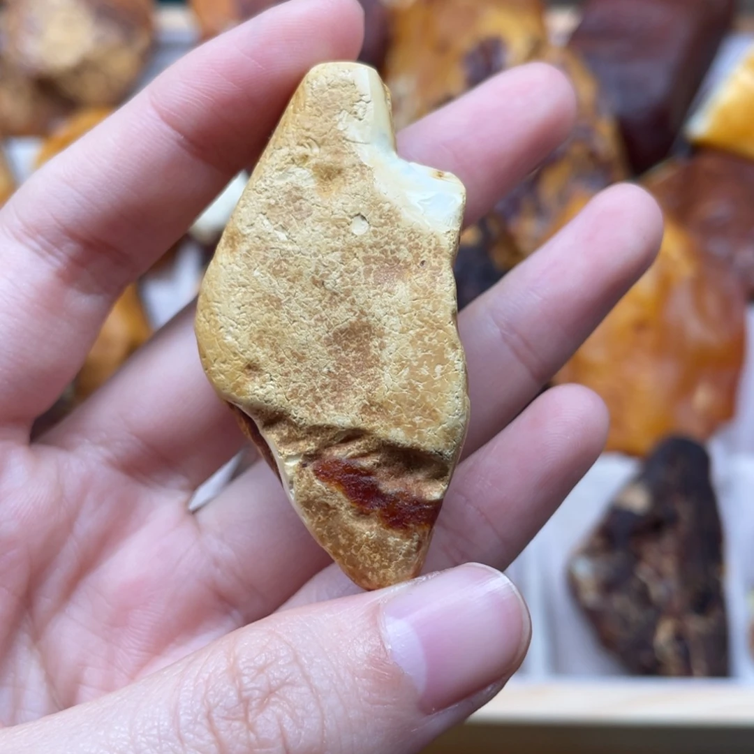 琥珀珠宝奇石未镶嵌