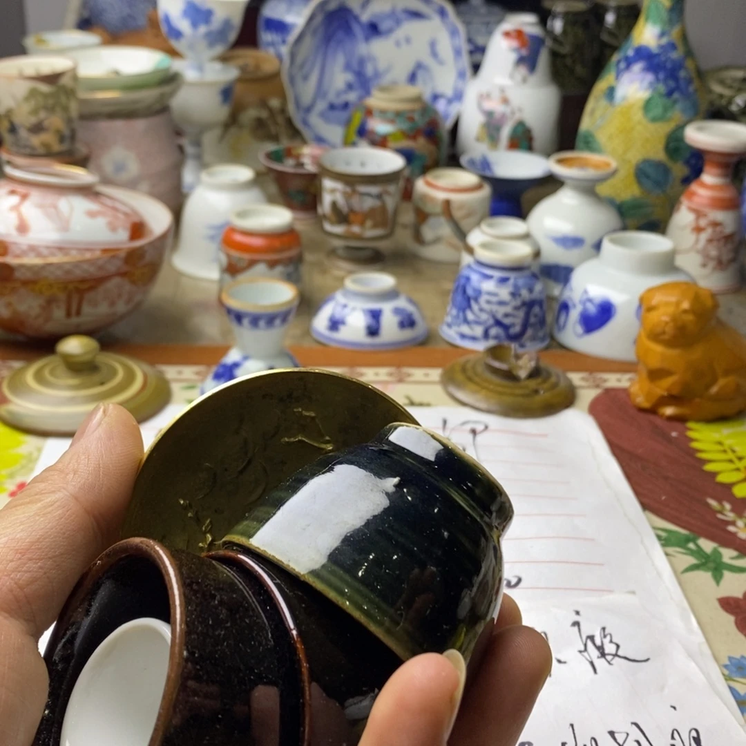 瓷片是因为它具有非常丰富且独特