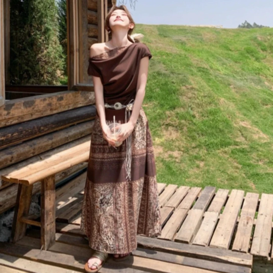 洋气设计感斜肩T恤上衣配腰带女小众高腰显瘦民族风印花半身裙