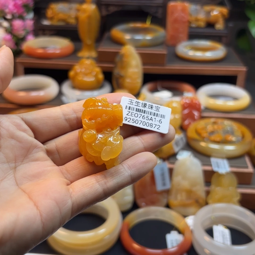 1***1石英质玉（黄龙玉）未镶嵌手镯
