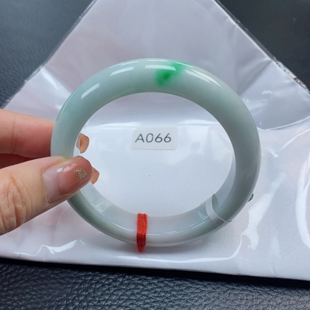 【闪购商品】翡翠手镯未镶嵌56圈